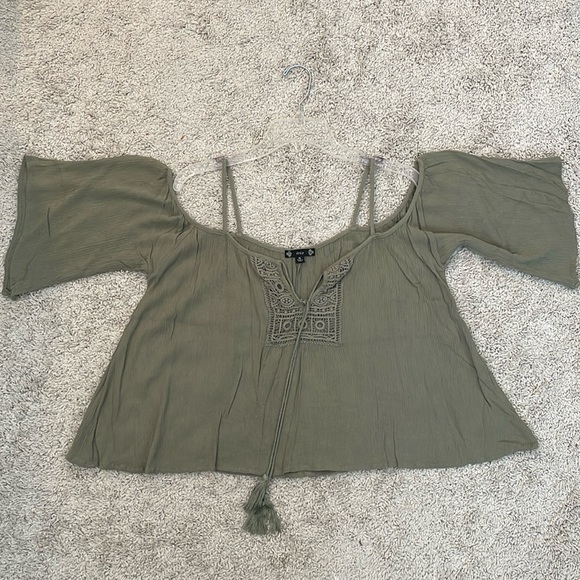 Iris Blouse - Picture 2 of 9